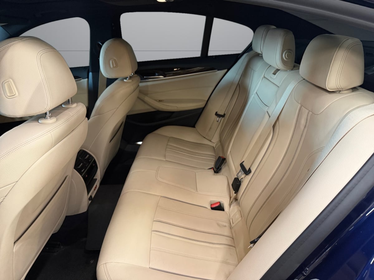 BMW 5 Series photo 16