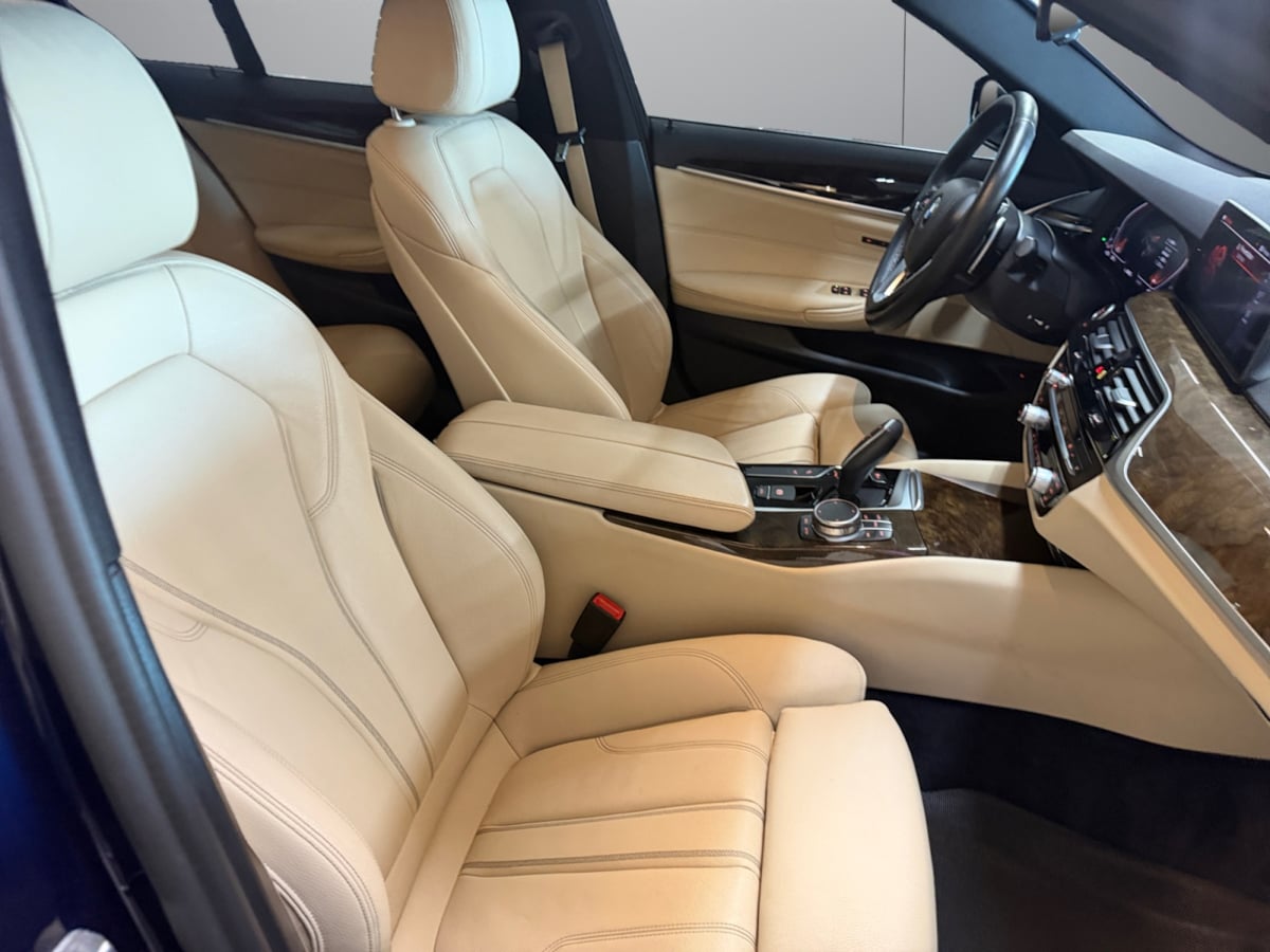 BMW 5 Series photo 17