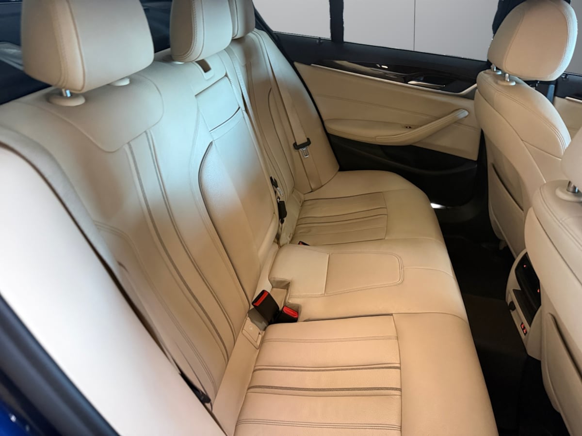 BMW 5 Series photo 18
