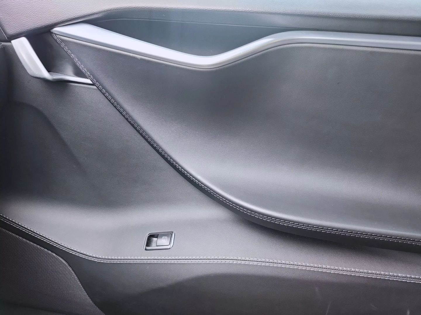 2014 Tesla Model S S - Photo 16