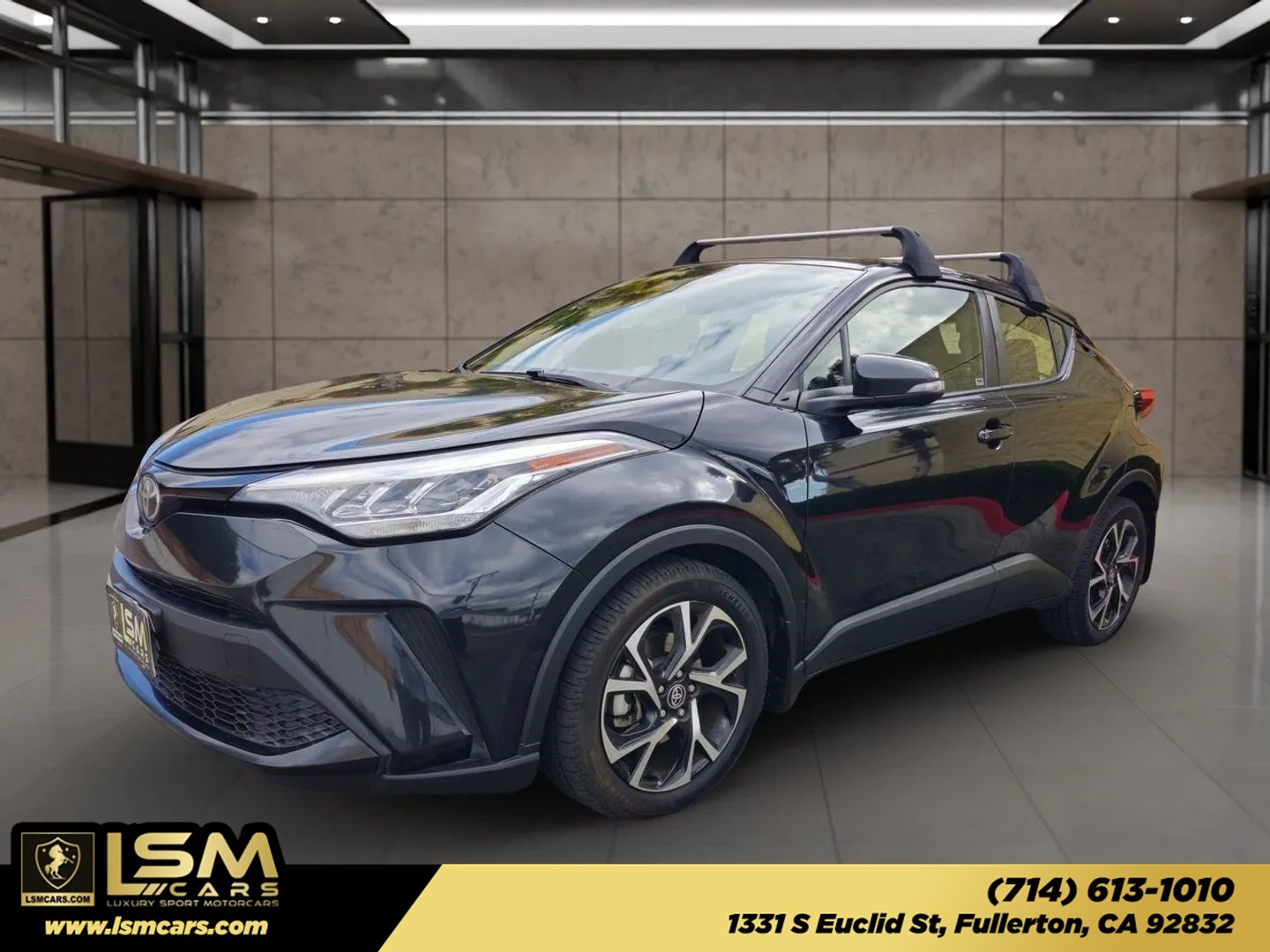2020 Toyota C-HR XLE's photo