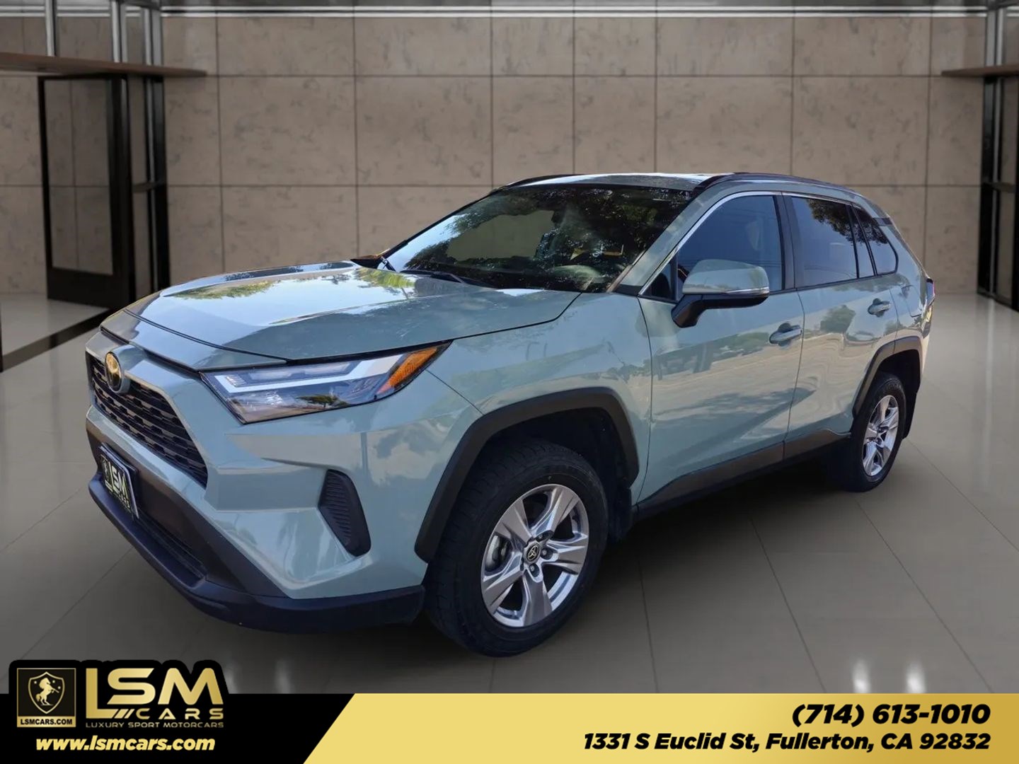 2023 Toyota RAV4 XLE FWD's photo