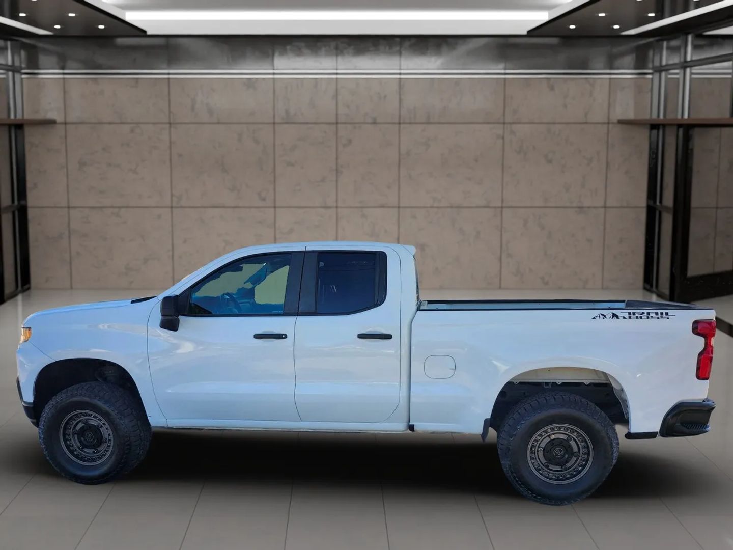Photo 4 of this Chevrolet Silverado 1500