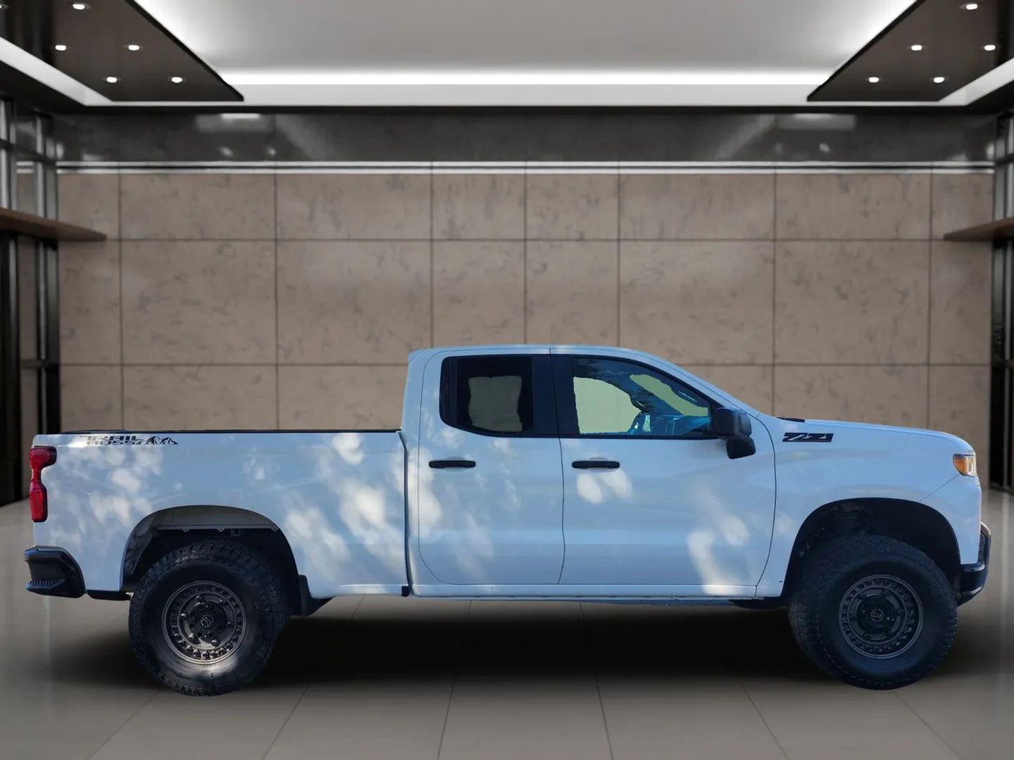 Photo 5 of this Chevrolet Silverado 1500