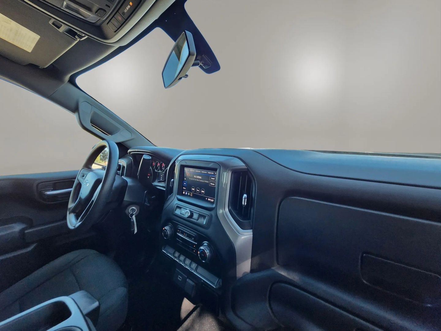 Photo 18 of this Chevrolet Silverado 1500