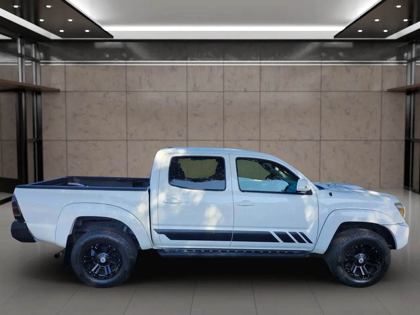 Toyota Tacoma photo 4