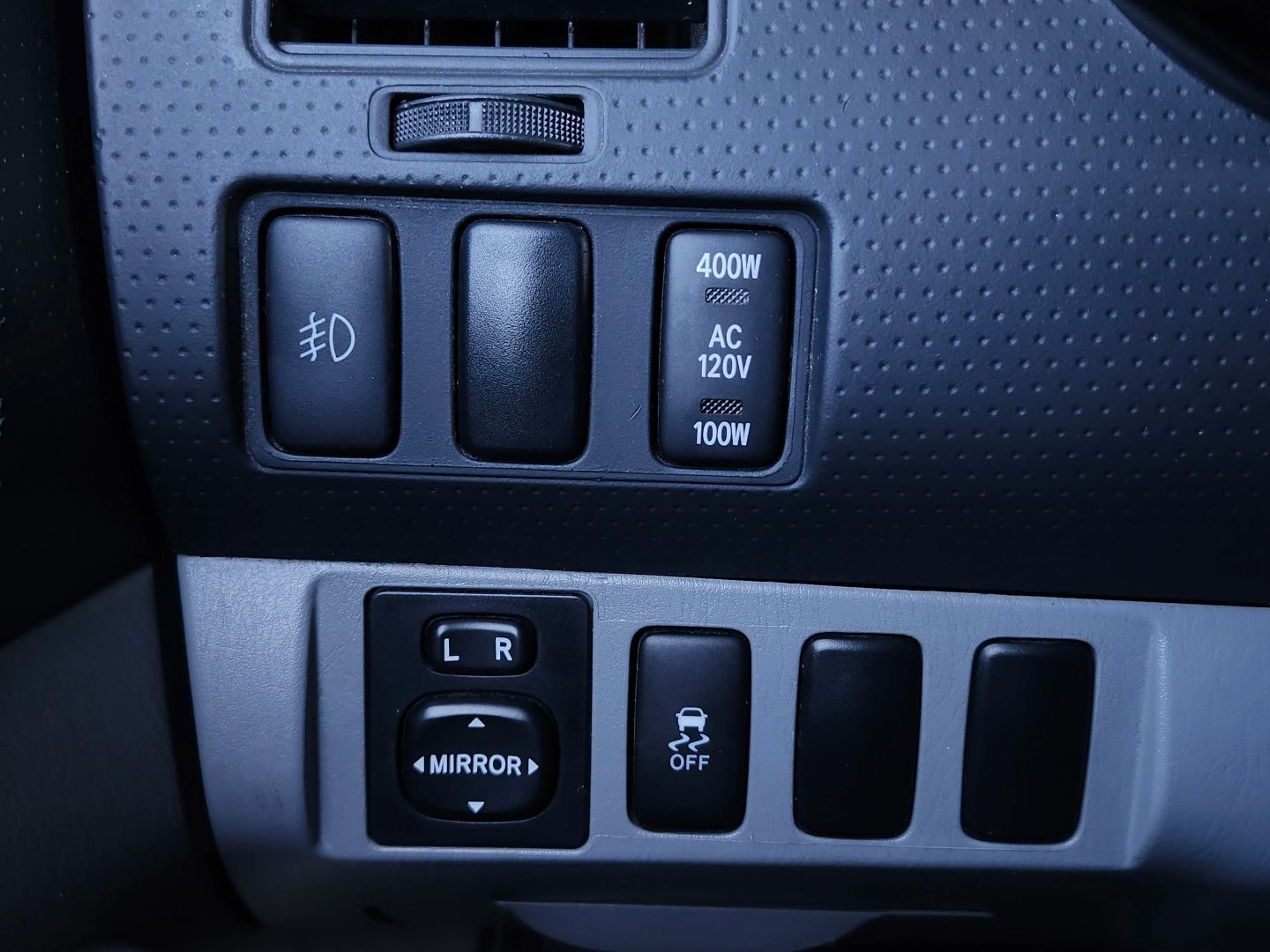 Toyota Tacoma photo 17