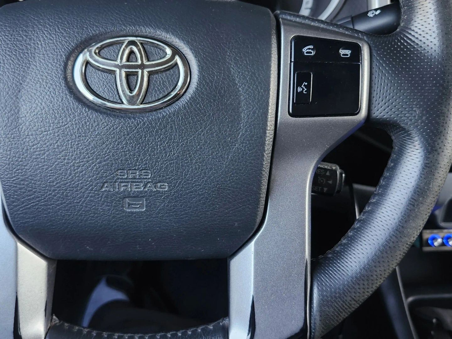Toyota Tacoma photo 21