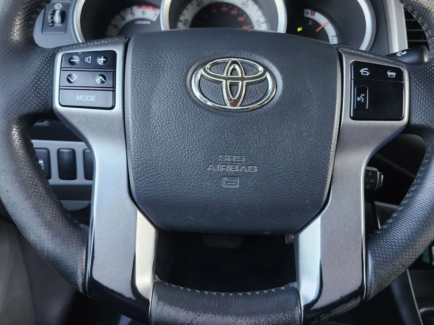 Toyota Tacoma photo 23