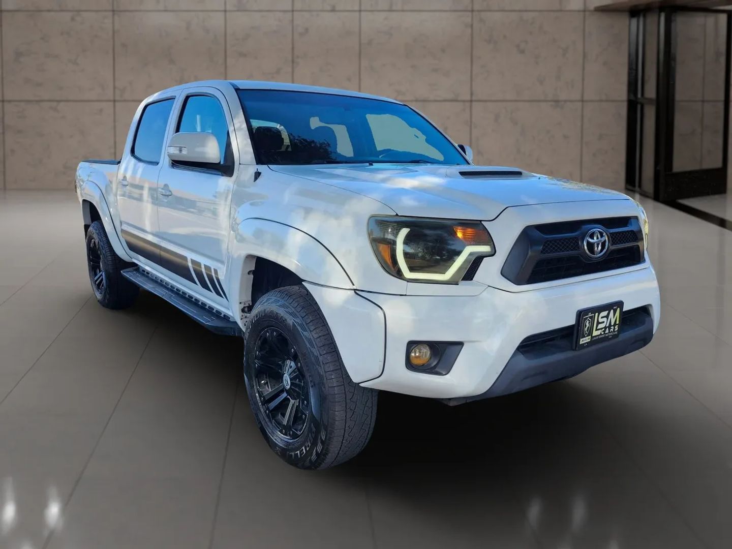 Photo 3 of this Toyota Tacoma