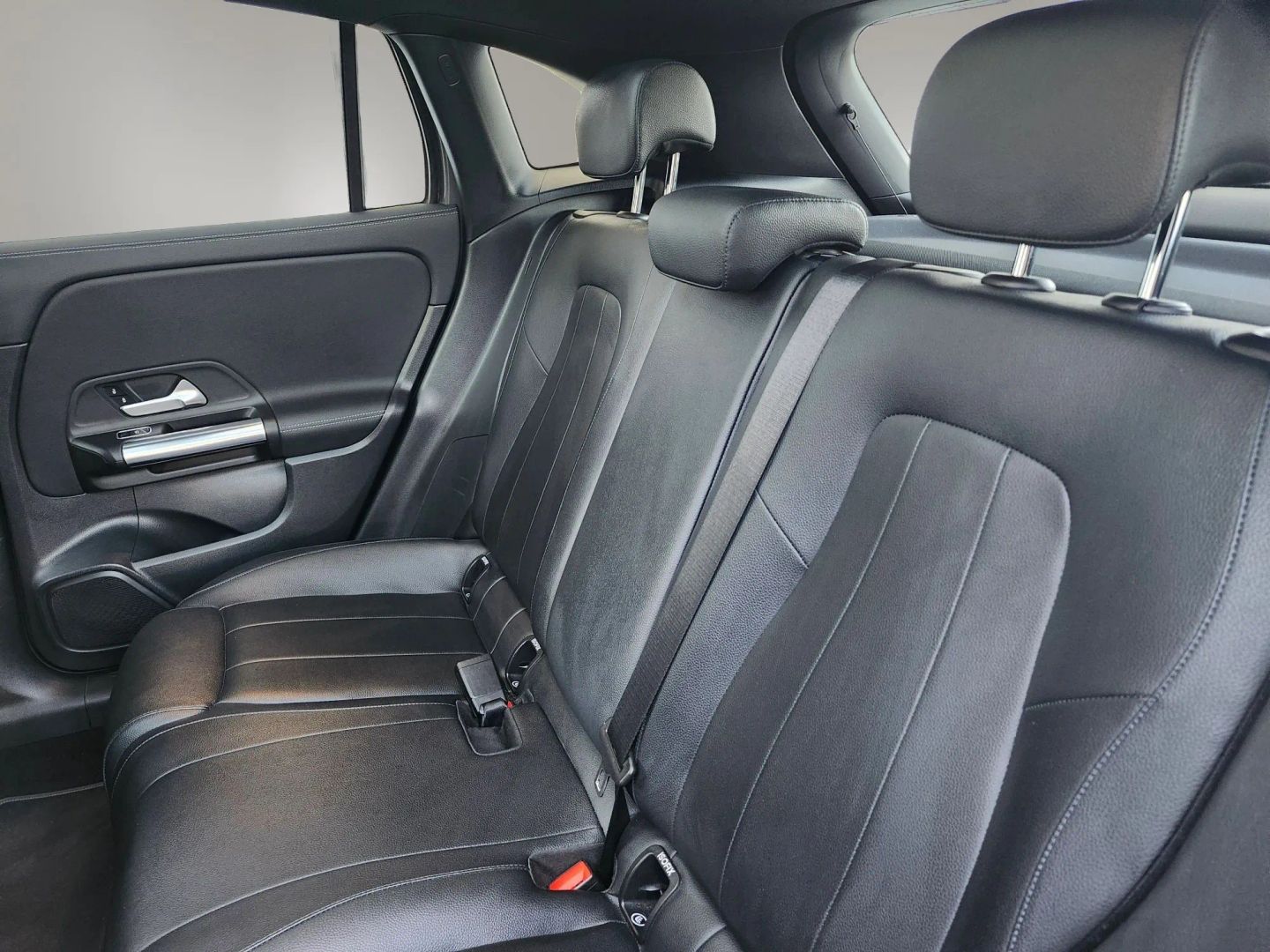 Mercedes-Benz GLA 250 photo 12