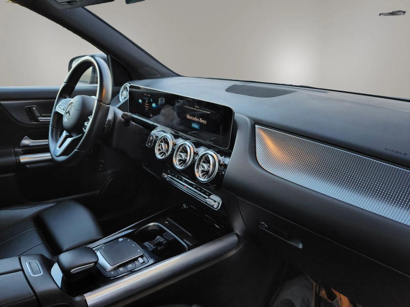 Mercedes-Benz GLA 250 photo 14
