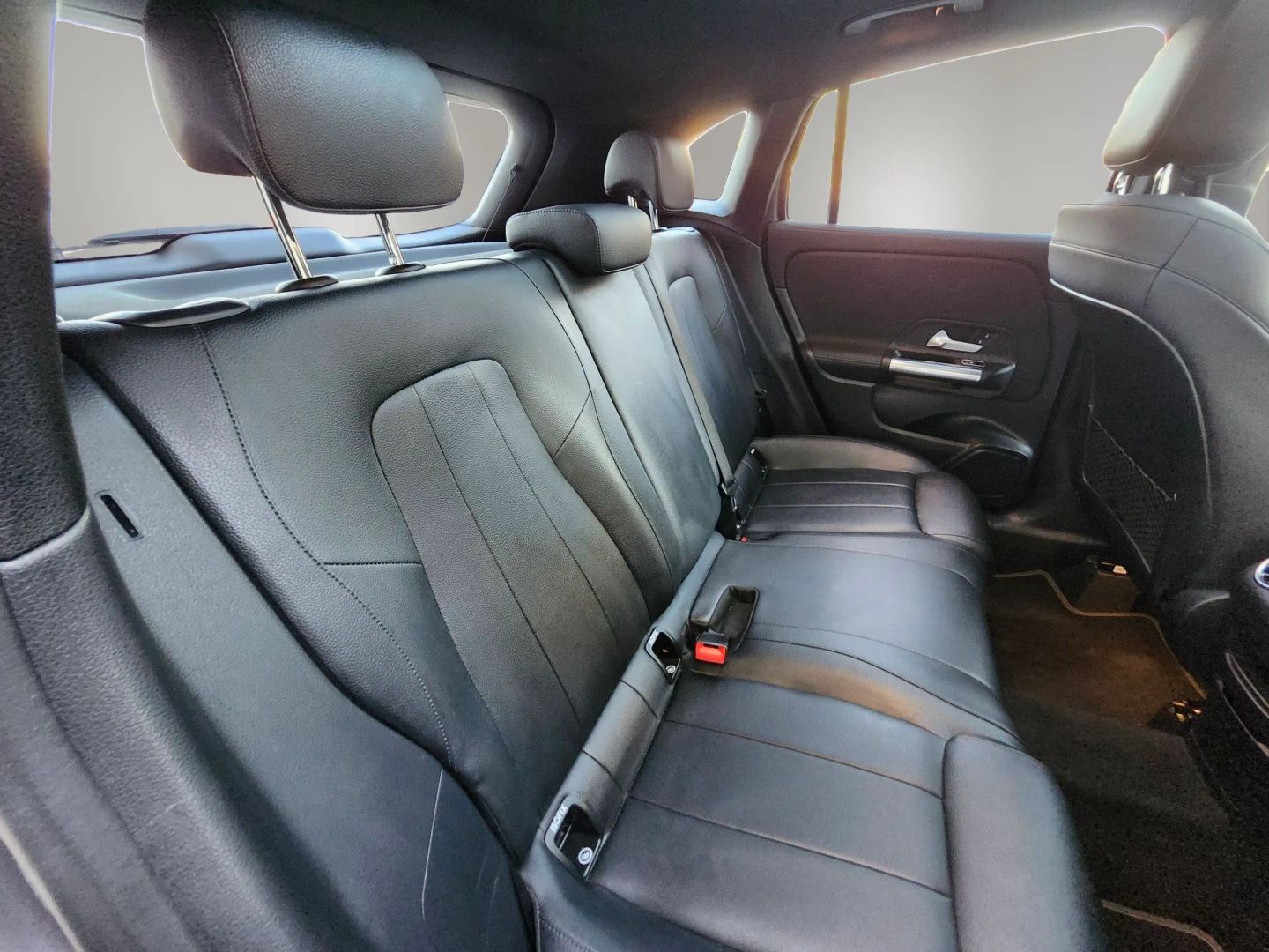 Mercedes-Benz GLA 250 photo 16