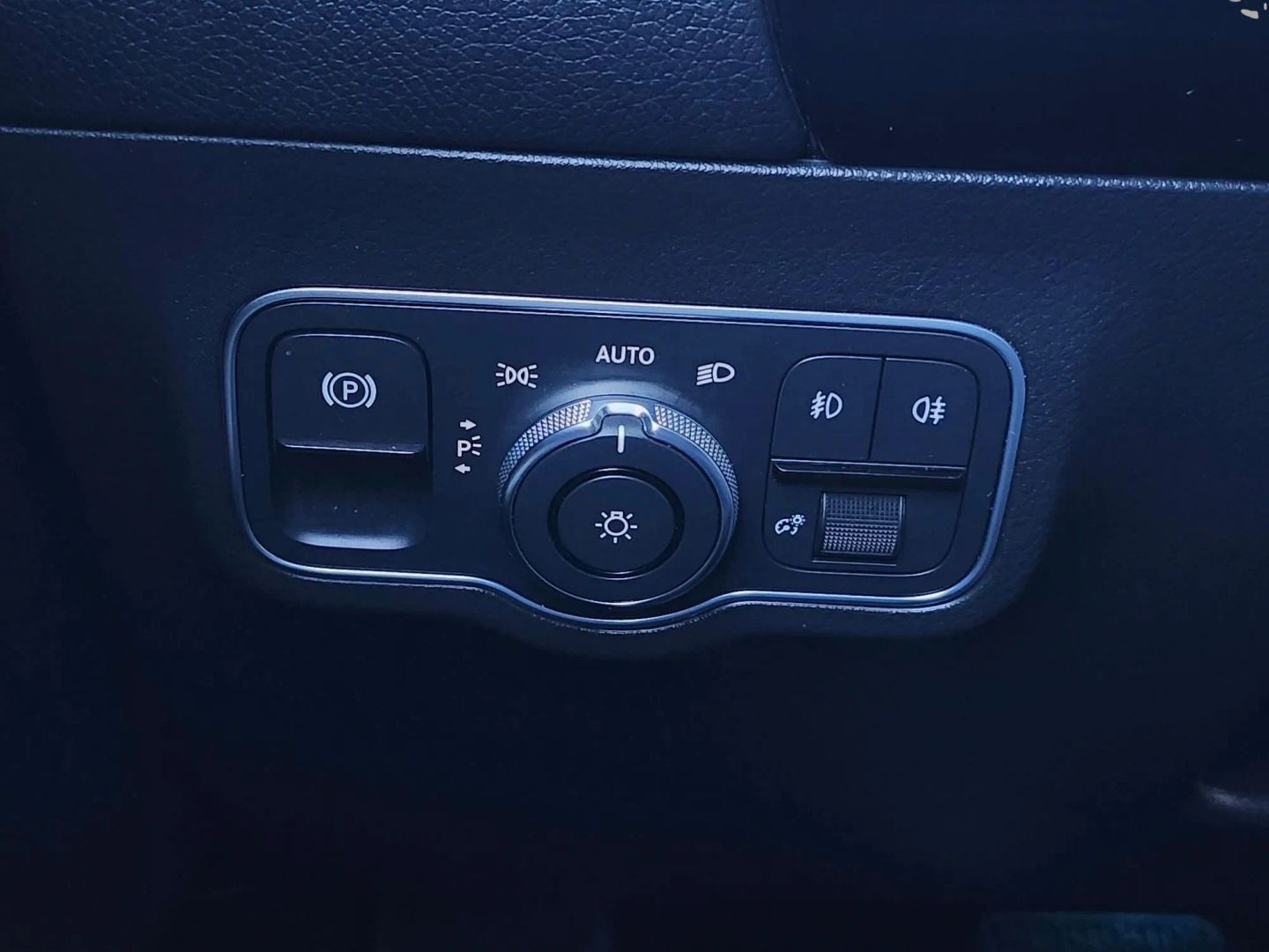 Mercedes-Benz GLA 250 photo 22