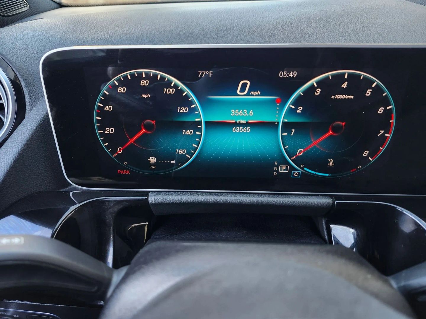 Mercedes-Benz GLA 250 photo 24