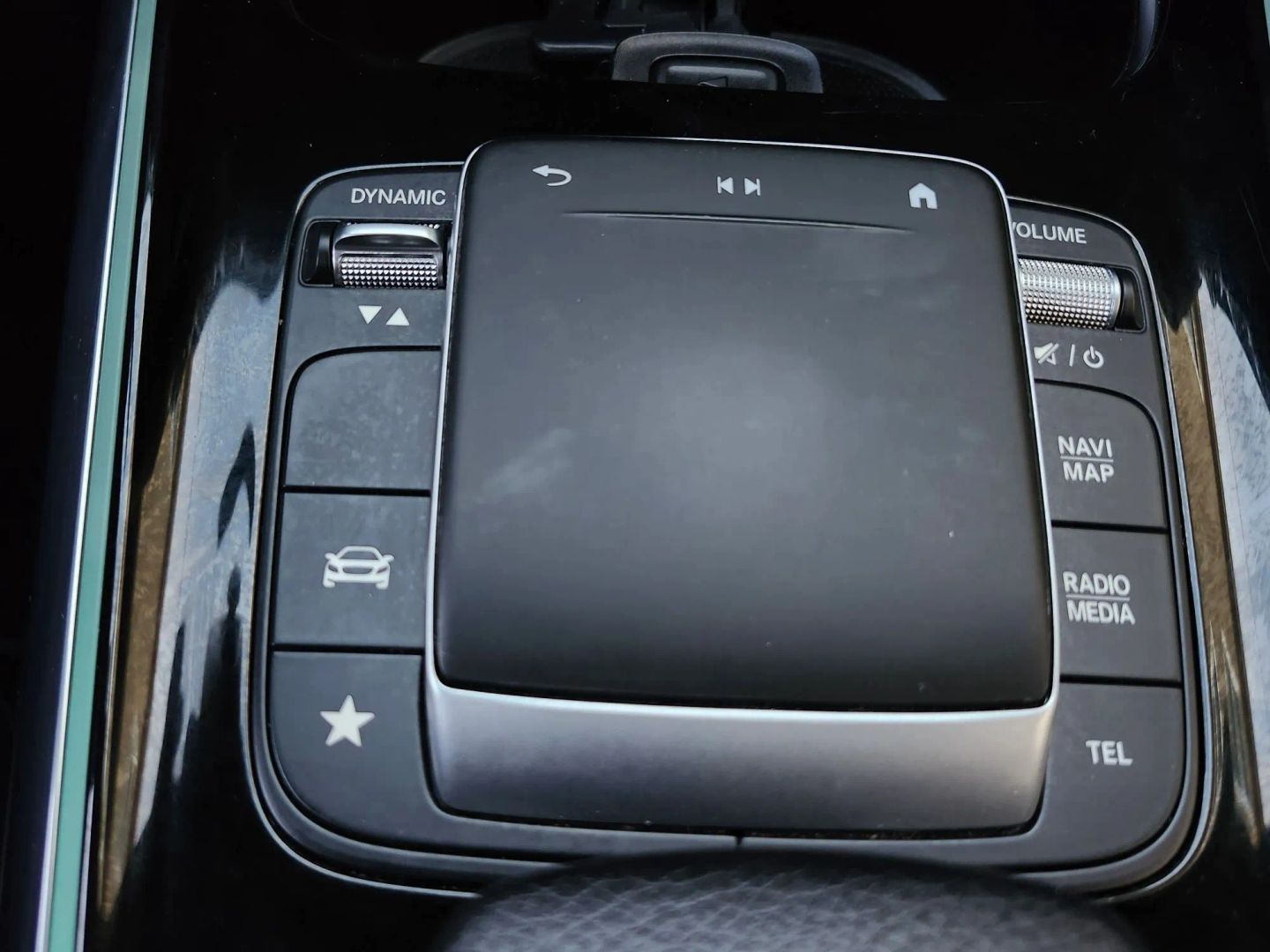 Mercedes-Benz GLA 250 photo 27
