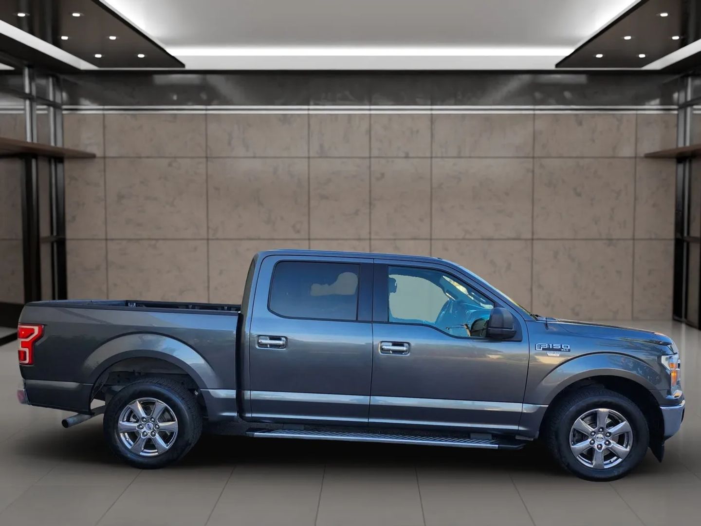 Ford F-150 photo 3