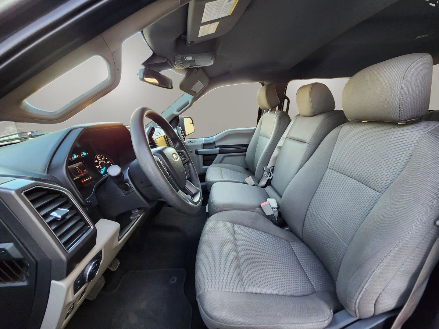 Ford F-150 photo 8