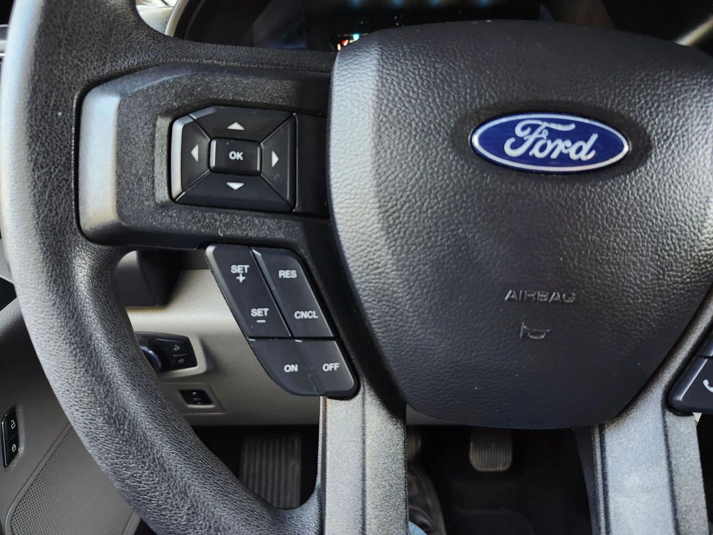 Ford F-150 photo 17
