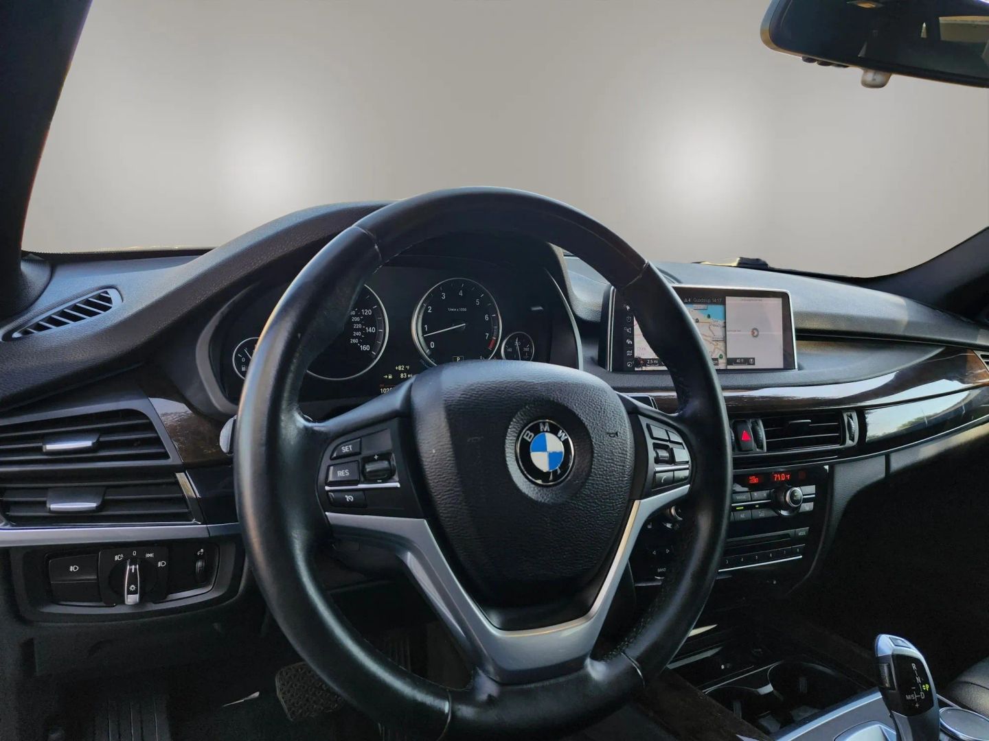 BMW X5 photo 12