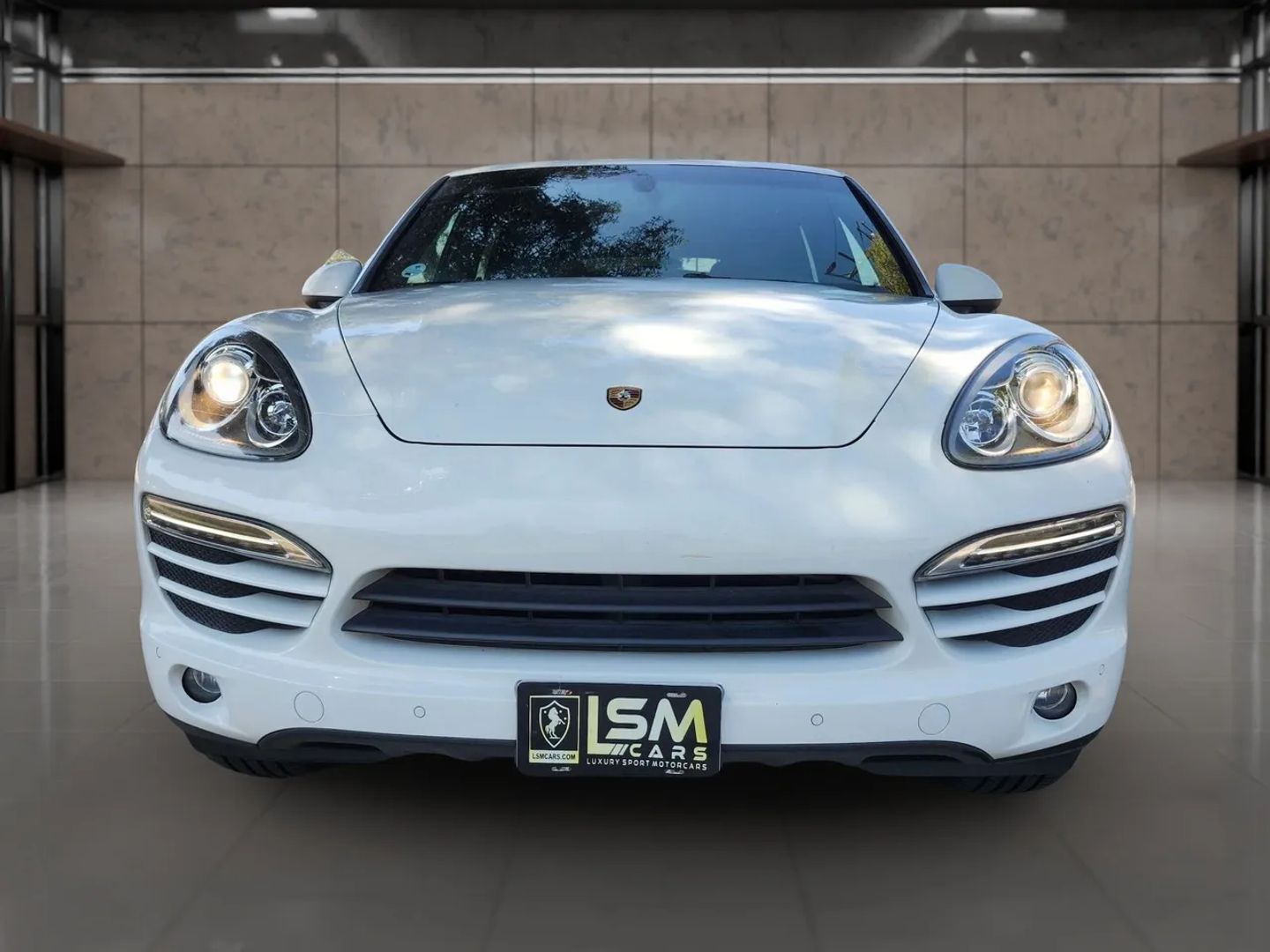 Porsche Cayenne photo 2
