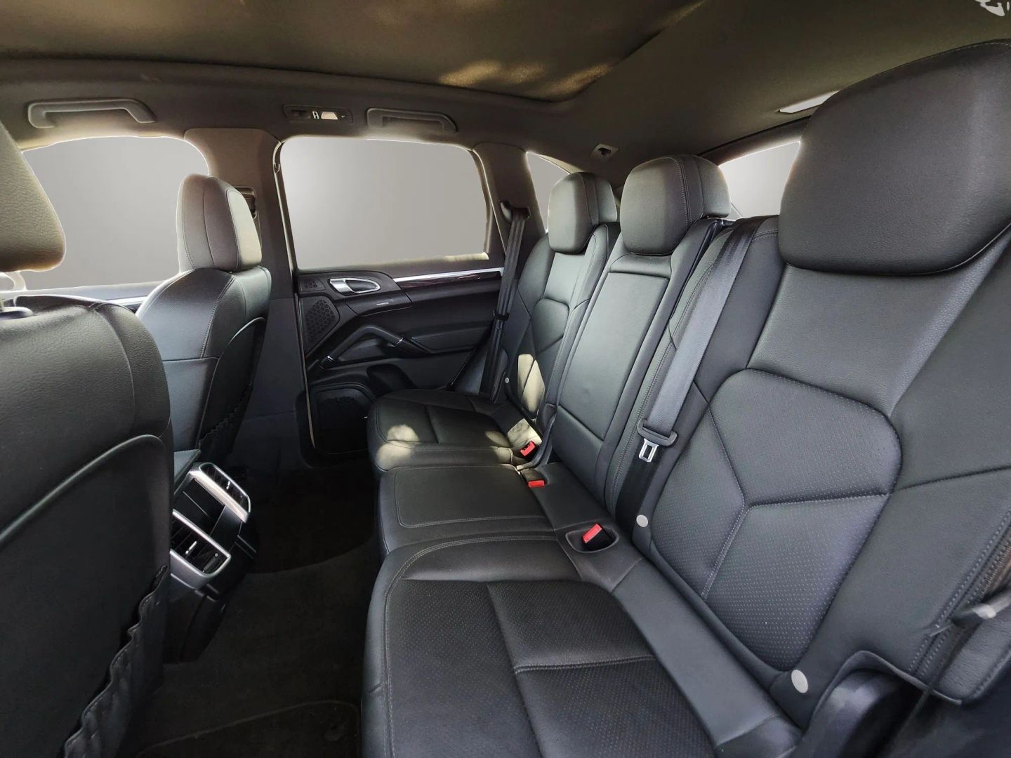 Porsche Cayenne photo 15