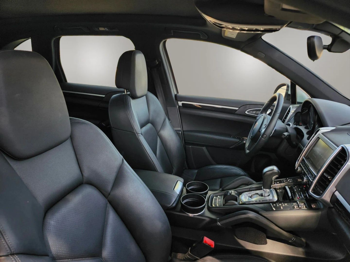 Porsche Cayenne photo 16