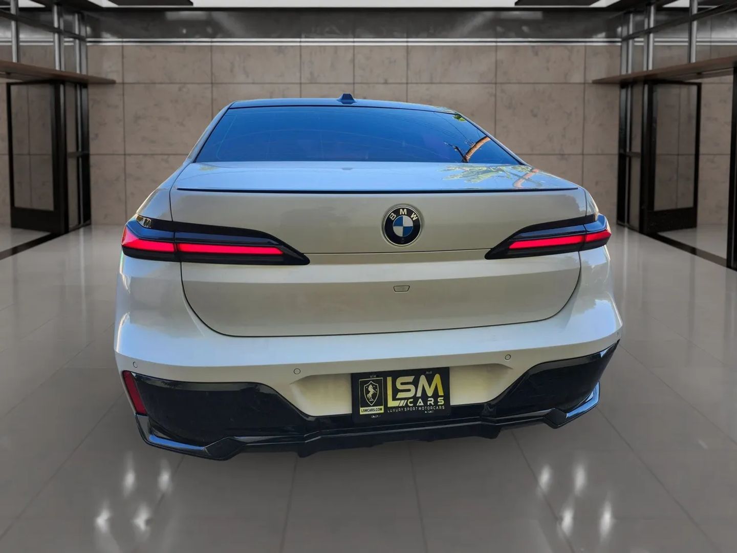 BMW 7 Series photo 7
