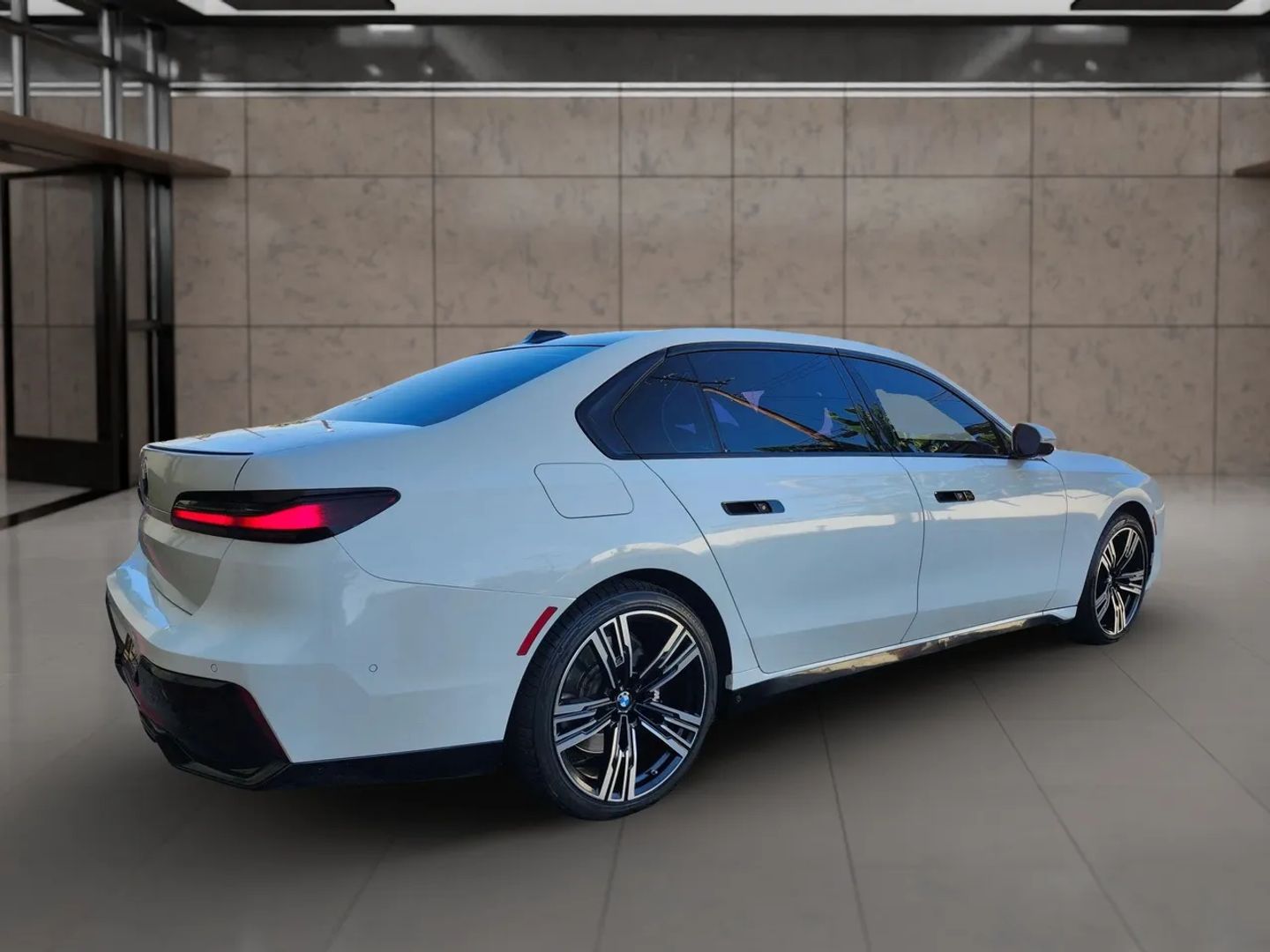 BMW 7 Series photo 8