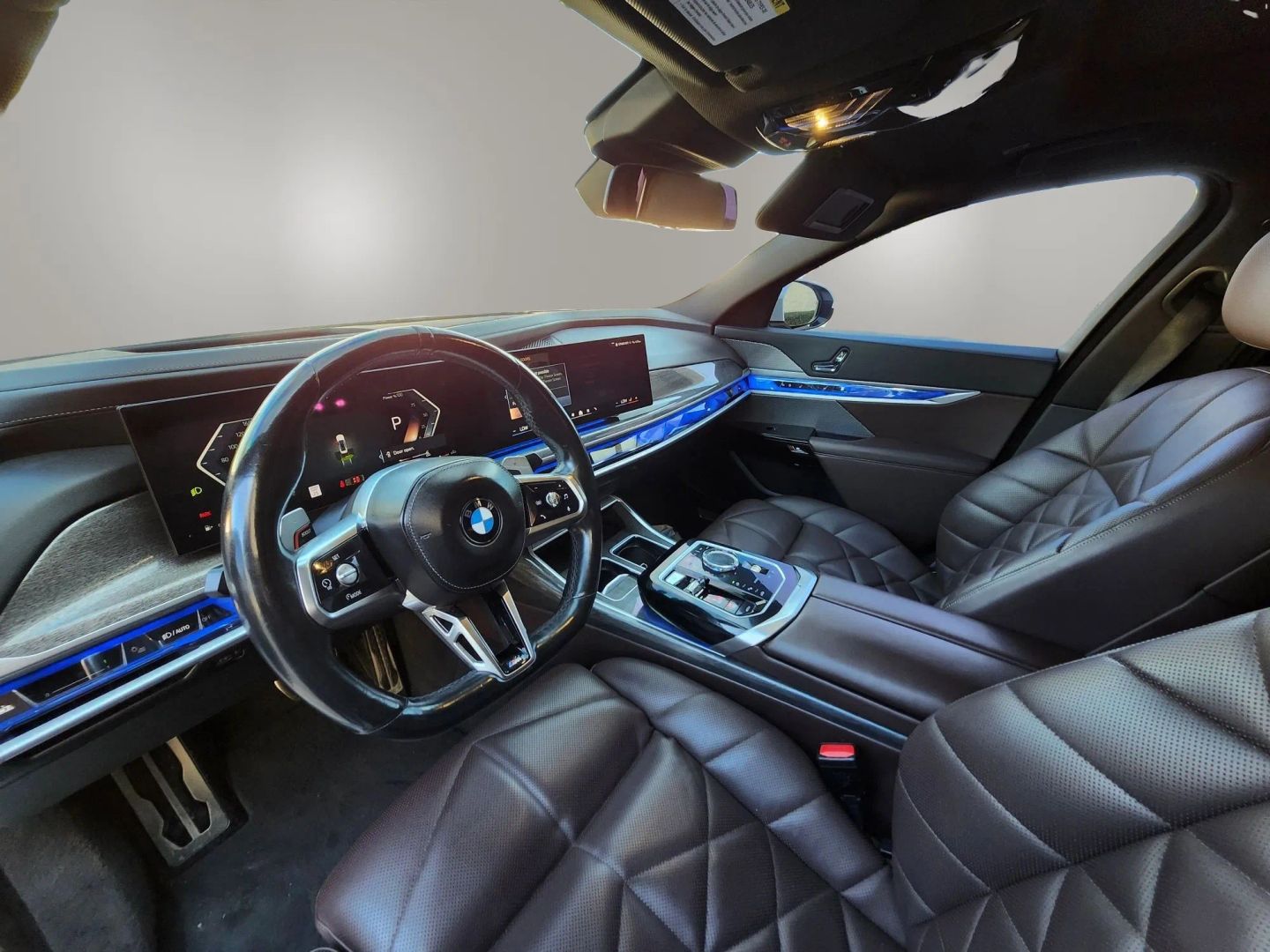 BMW 7 Series photo 11