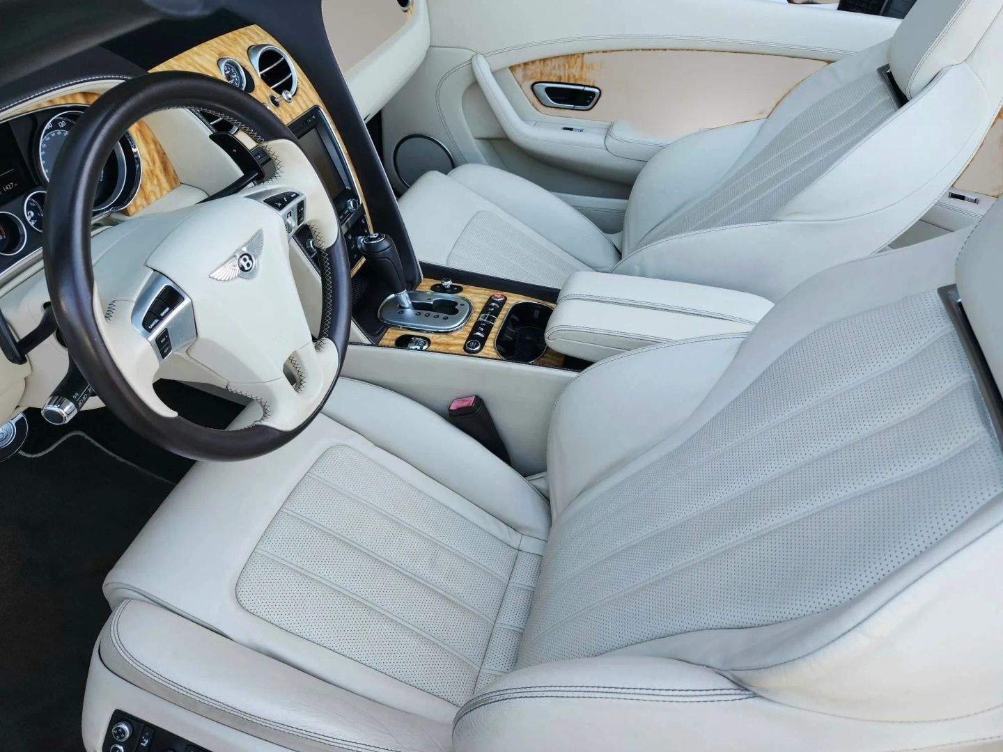 Bentley Continental photo 20