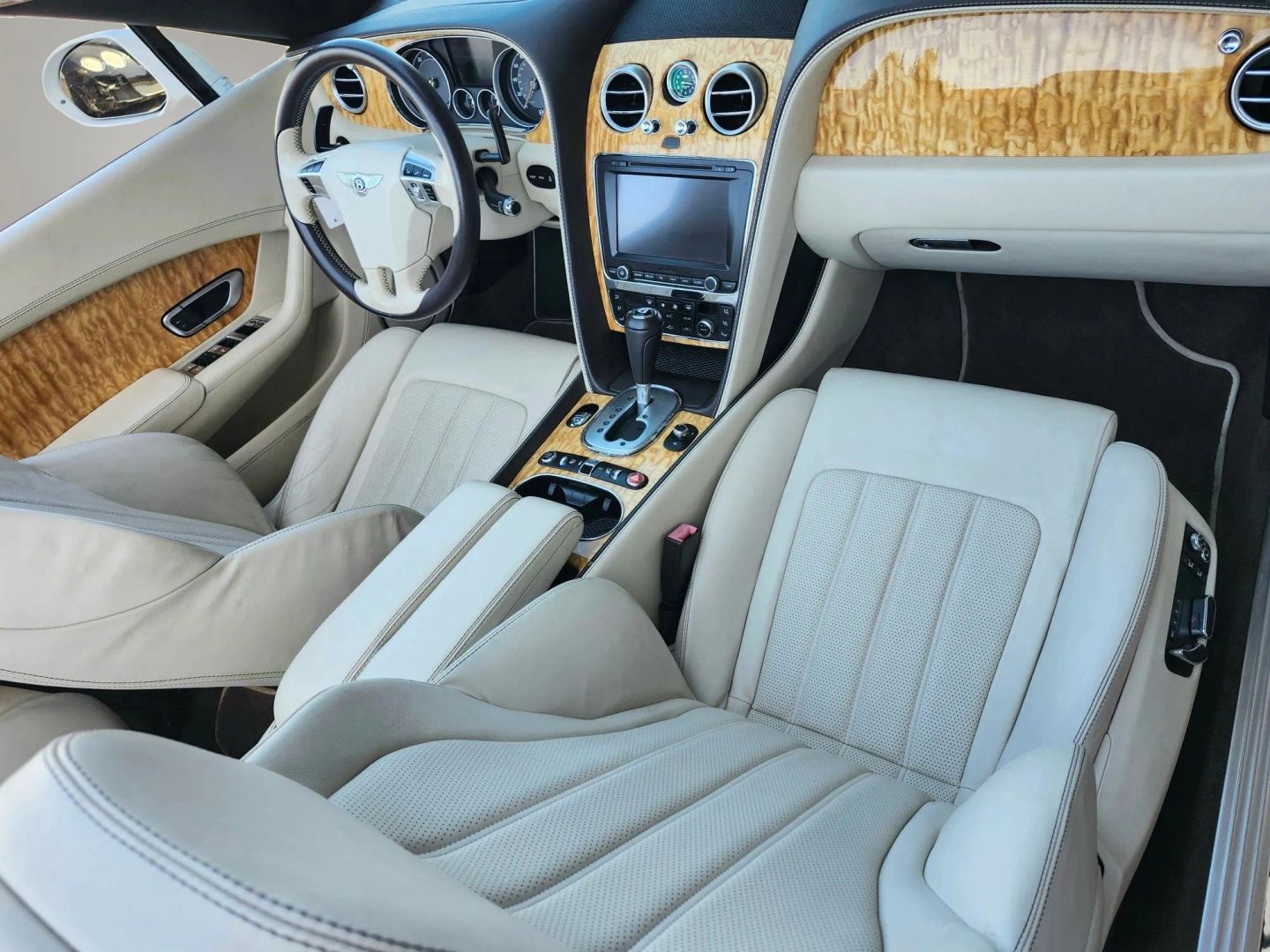 Bentley Continental photo 26