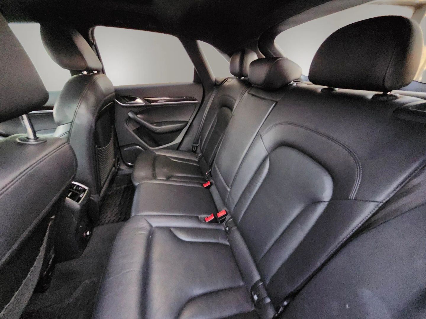 Audi Q3 photo 13