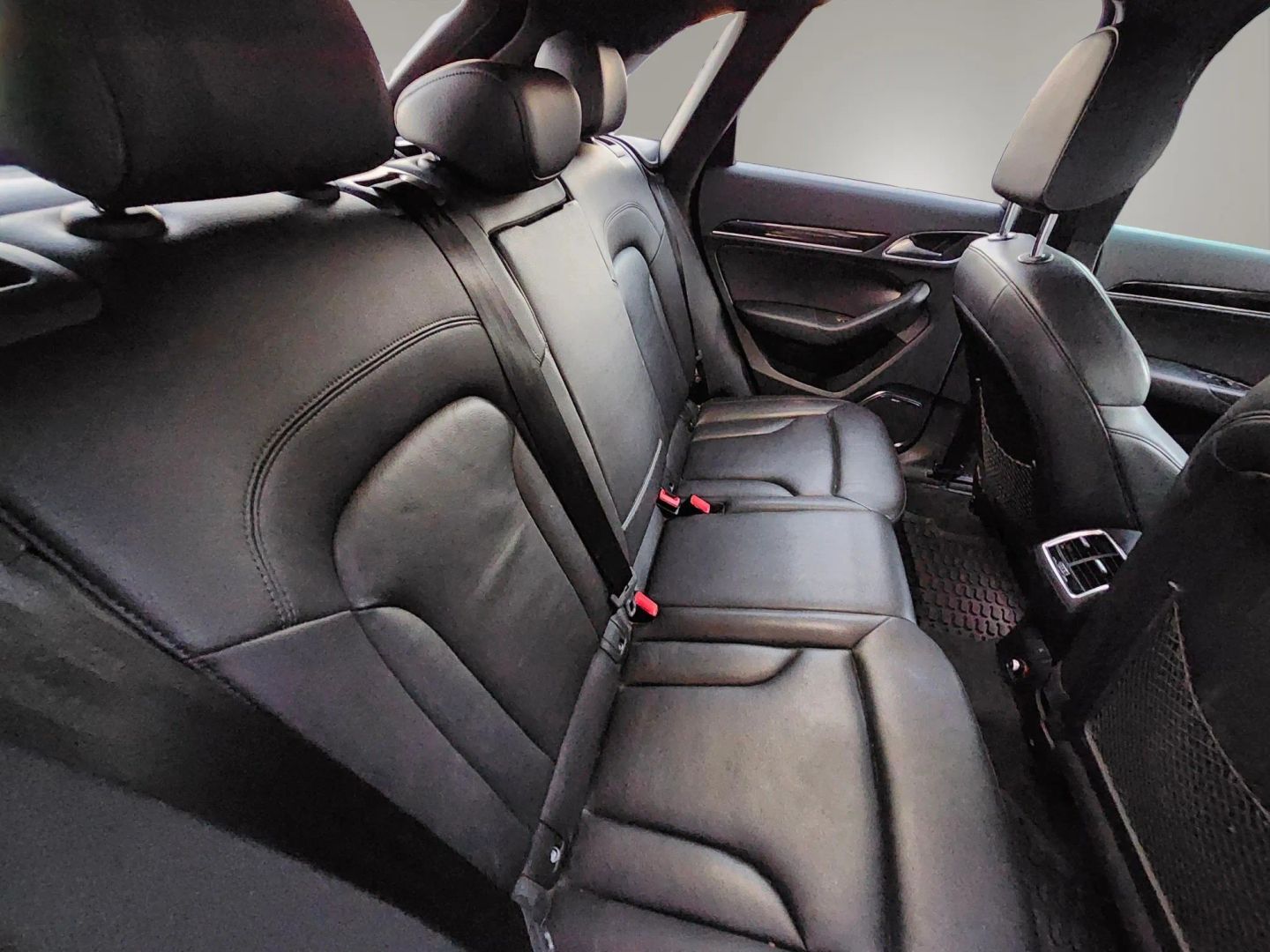 Audi Q3 photo 17