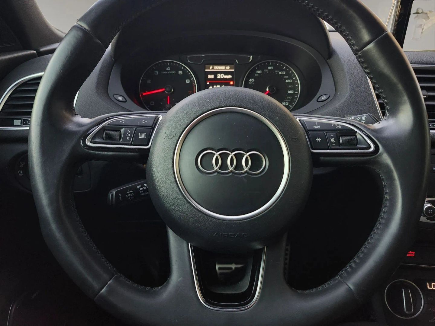 Audi Q3 photo 19