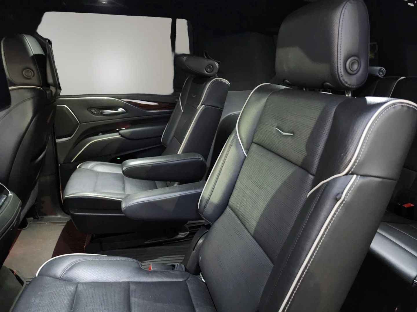 Cadillac Escalade ESV photo 11