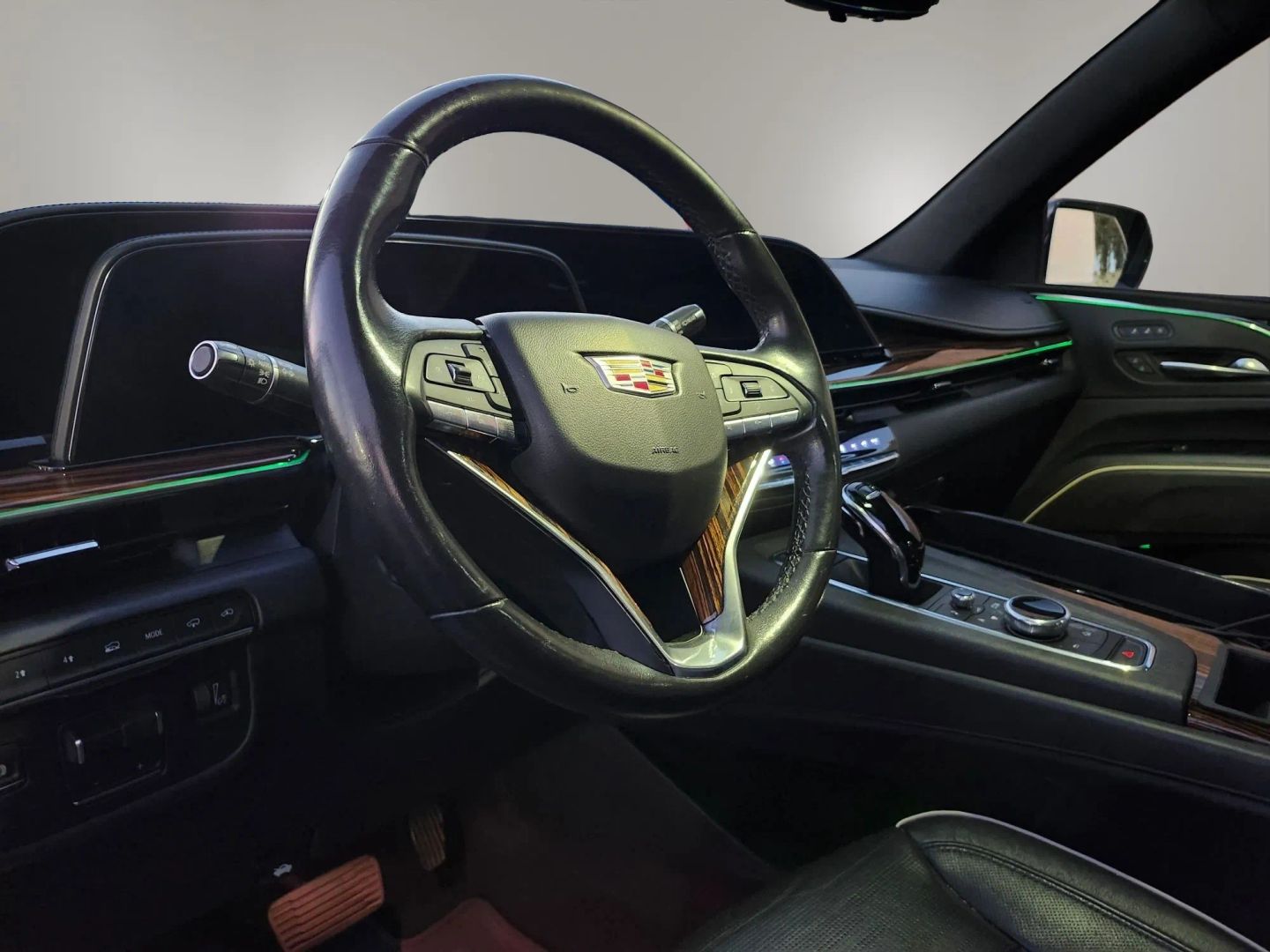 Cadillac Escalade ESV photo 12