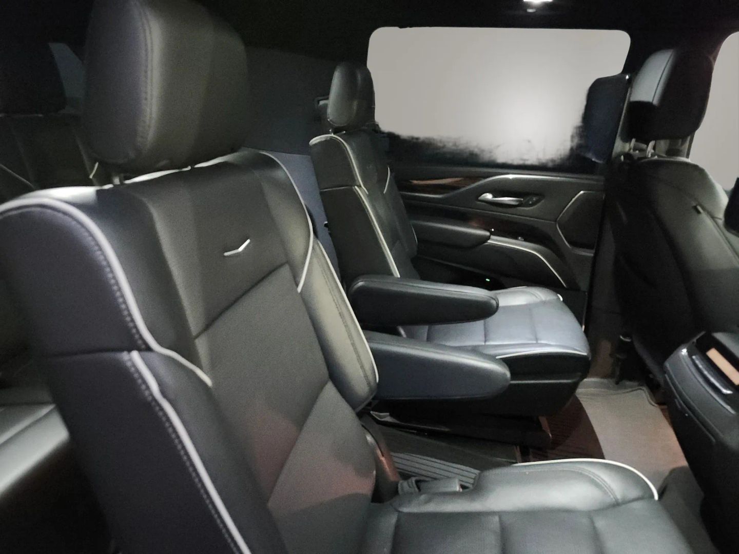 Cadillac Escalade ESV photo 15
