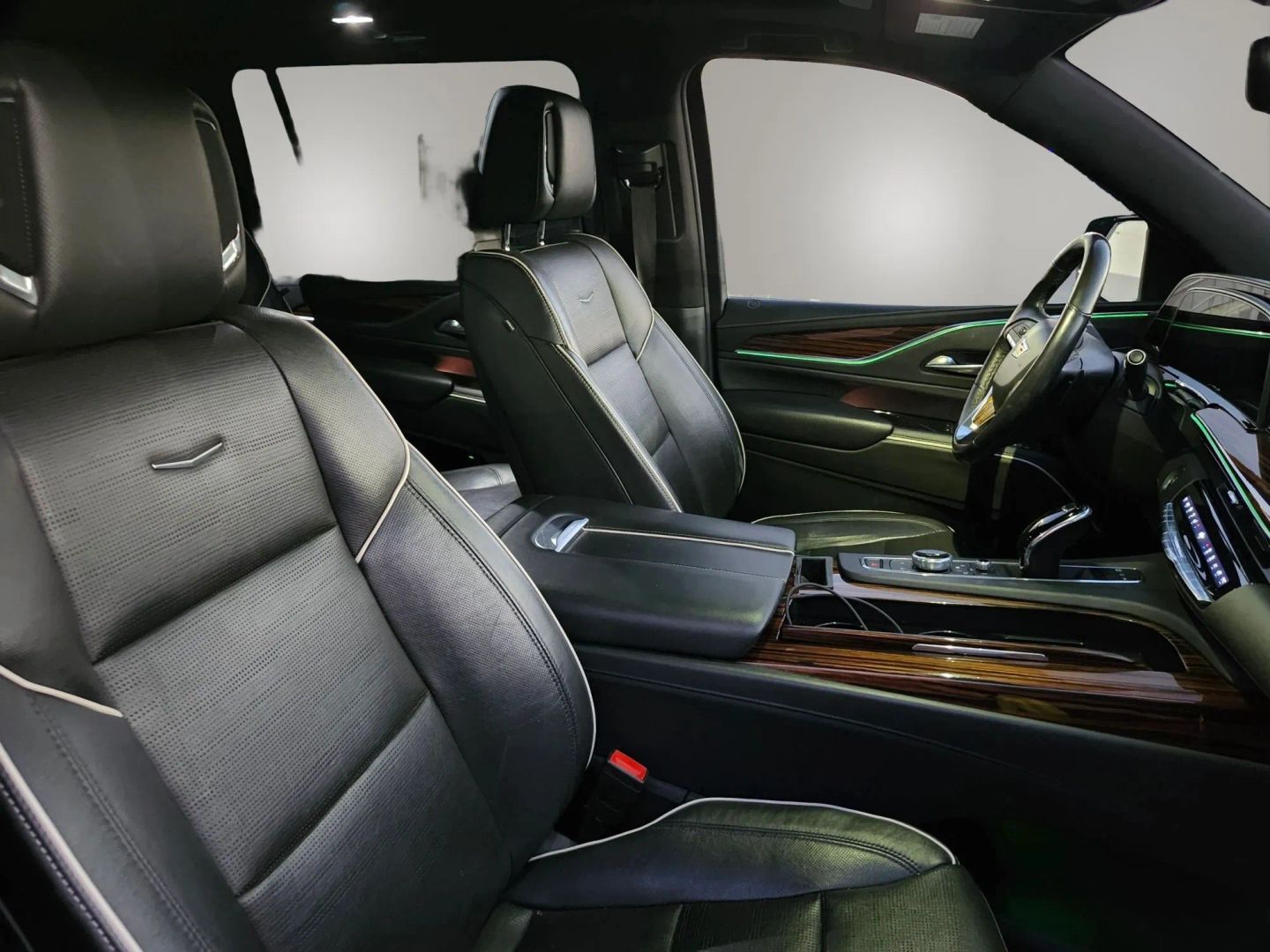 Cadillac Escalade ESV photo 17