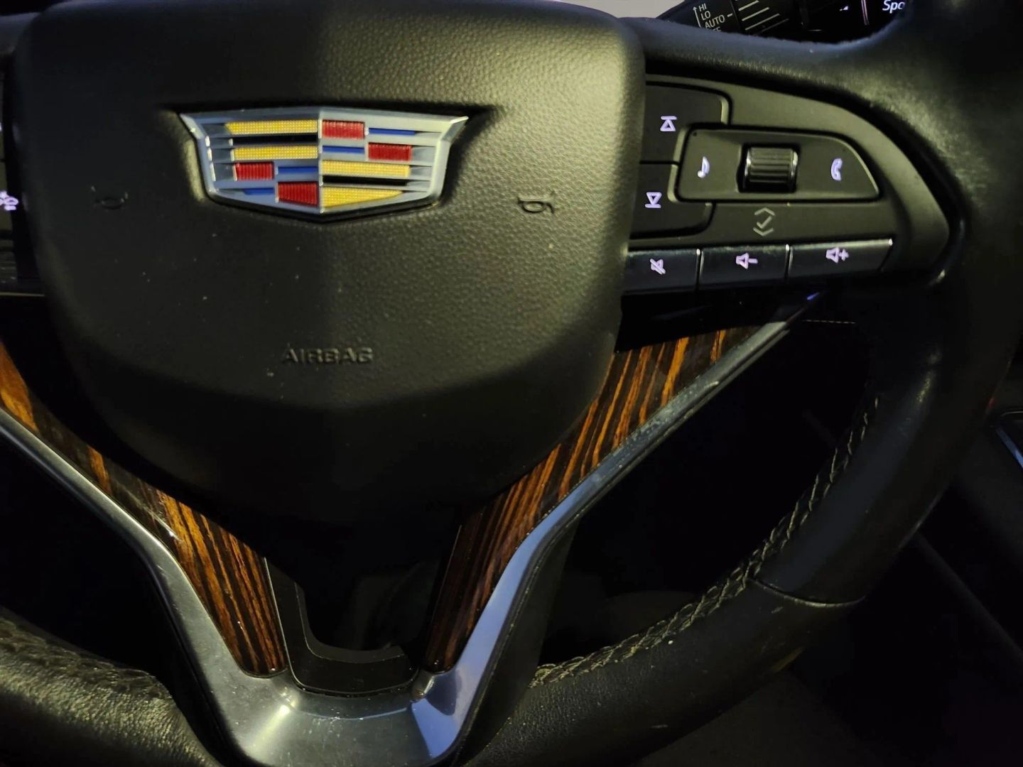 Cadillac Escalade ESV photo 20