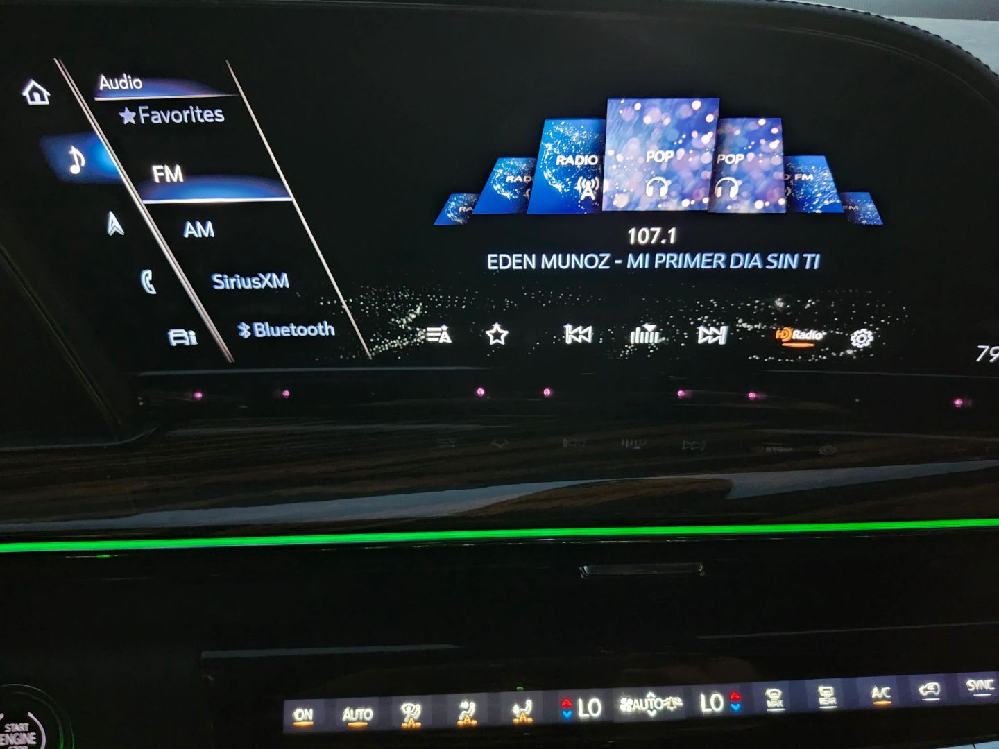 Cadillac Escalade ESV photo 25