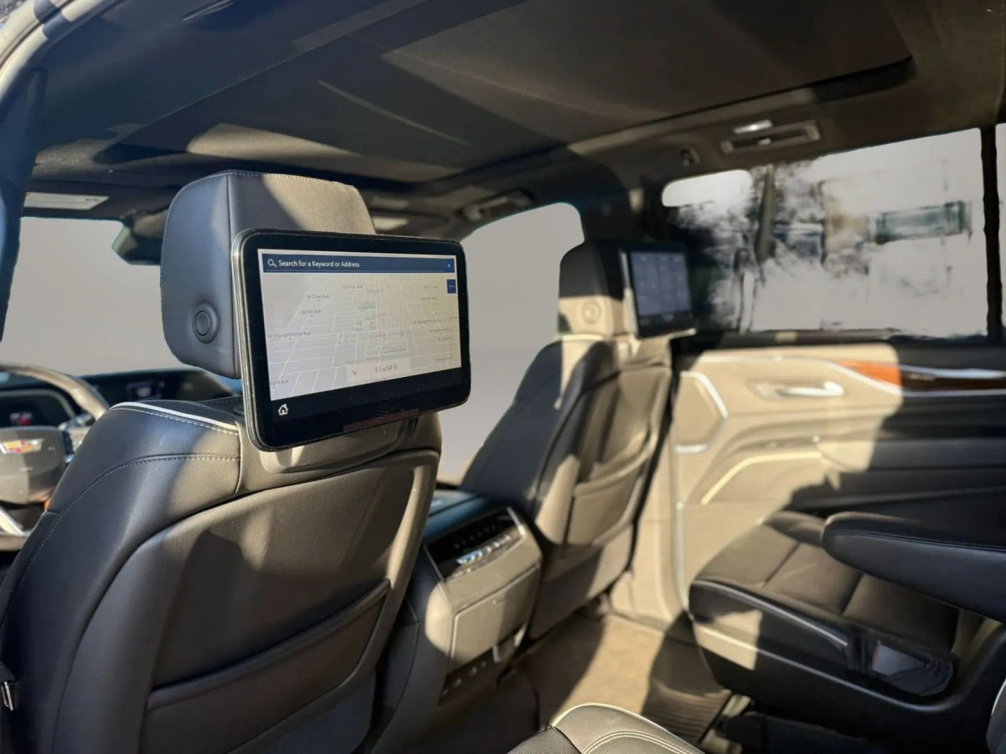 Cadillac Escalade ESV photo 38