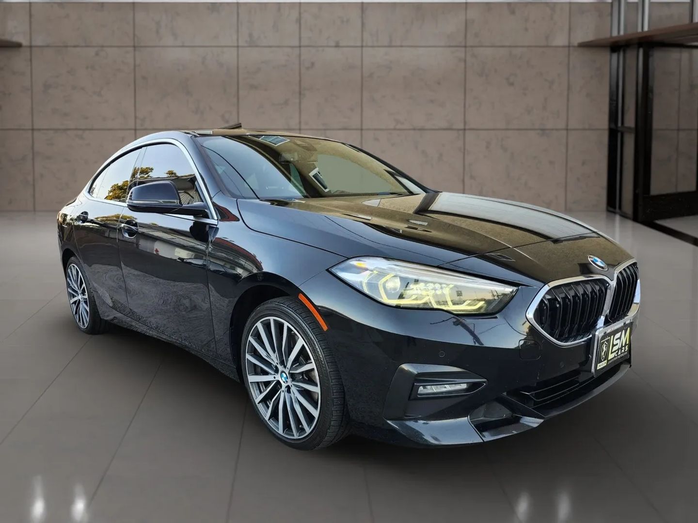 BMW 2 Series photo 3