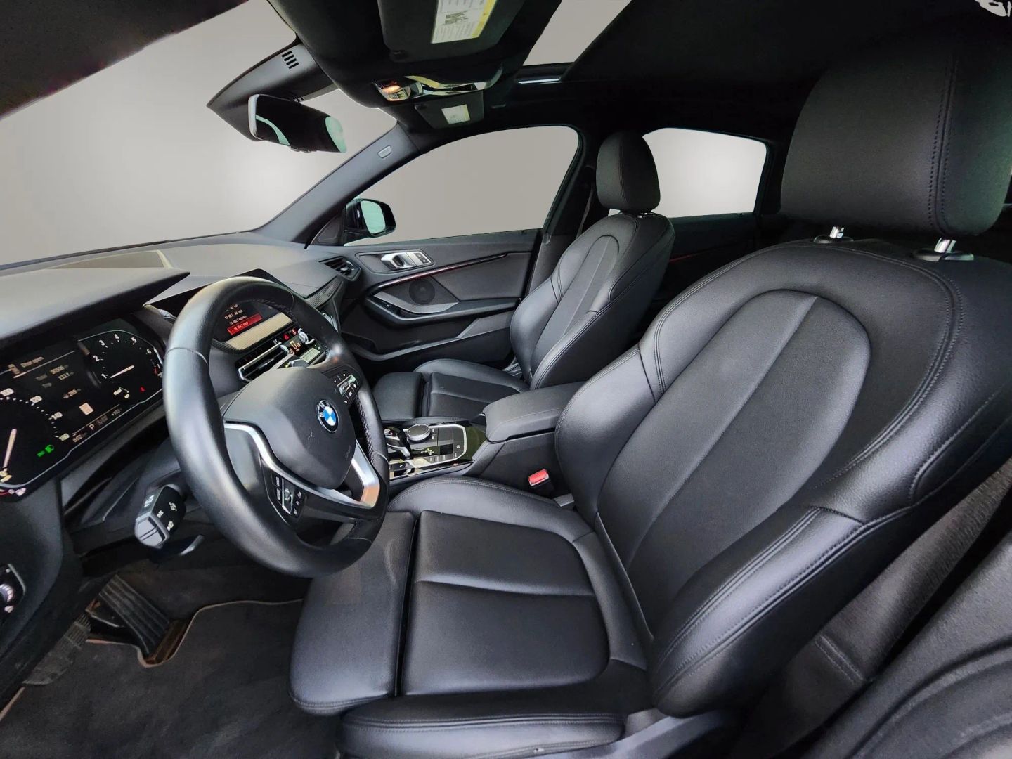 BMW 2 Series photo 9