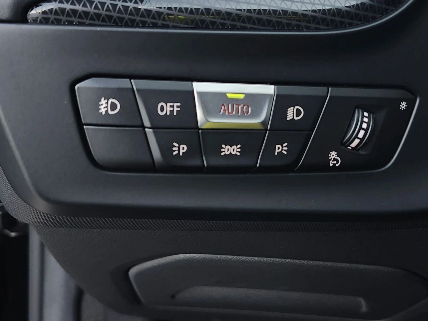 BMW 2 Series photo 27