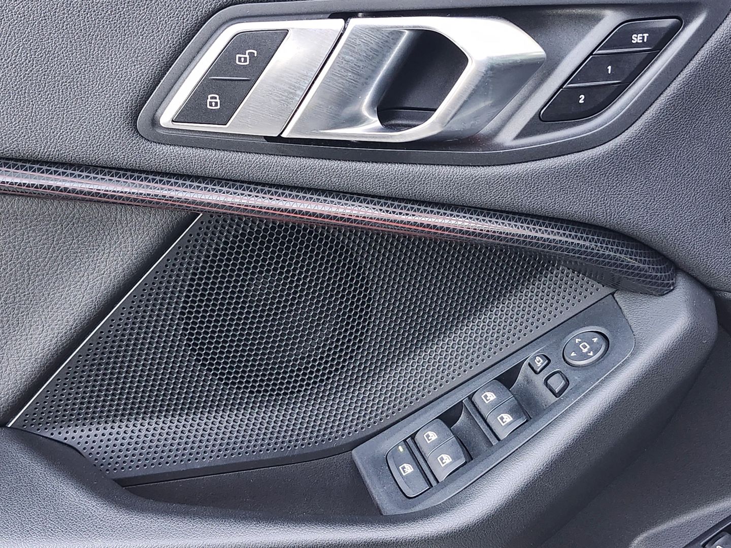 BMW 2 Series photo 28