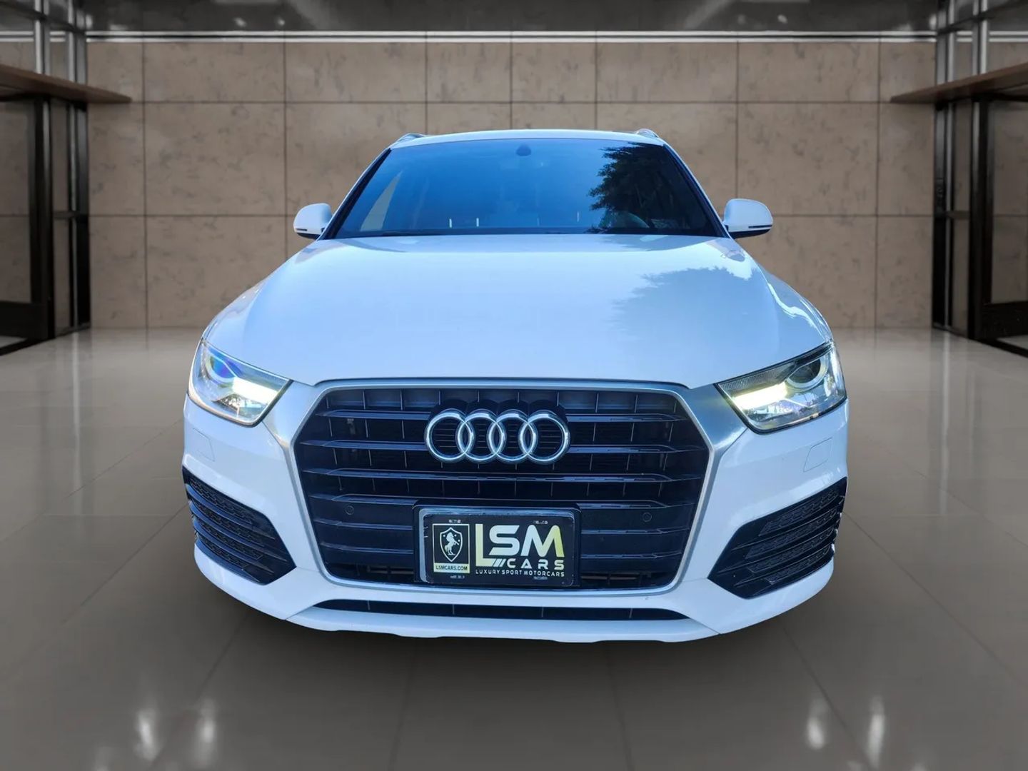 Audi Q3 photo 2