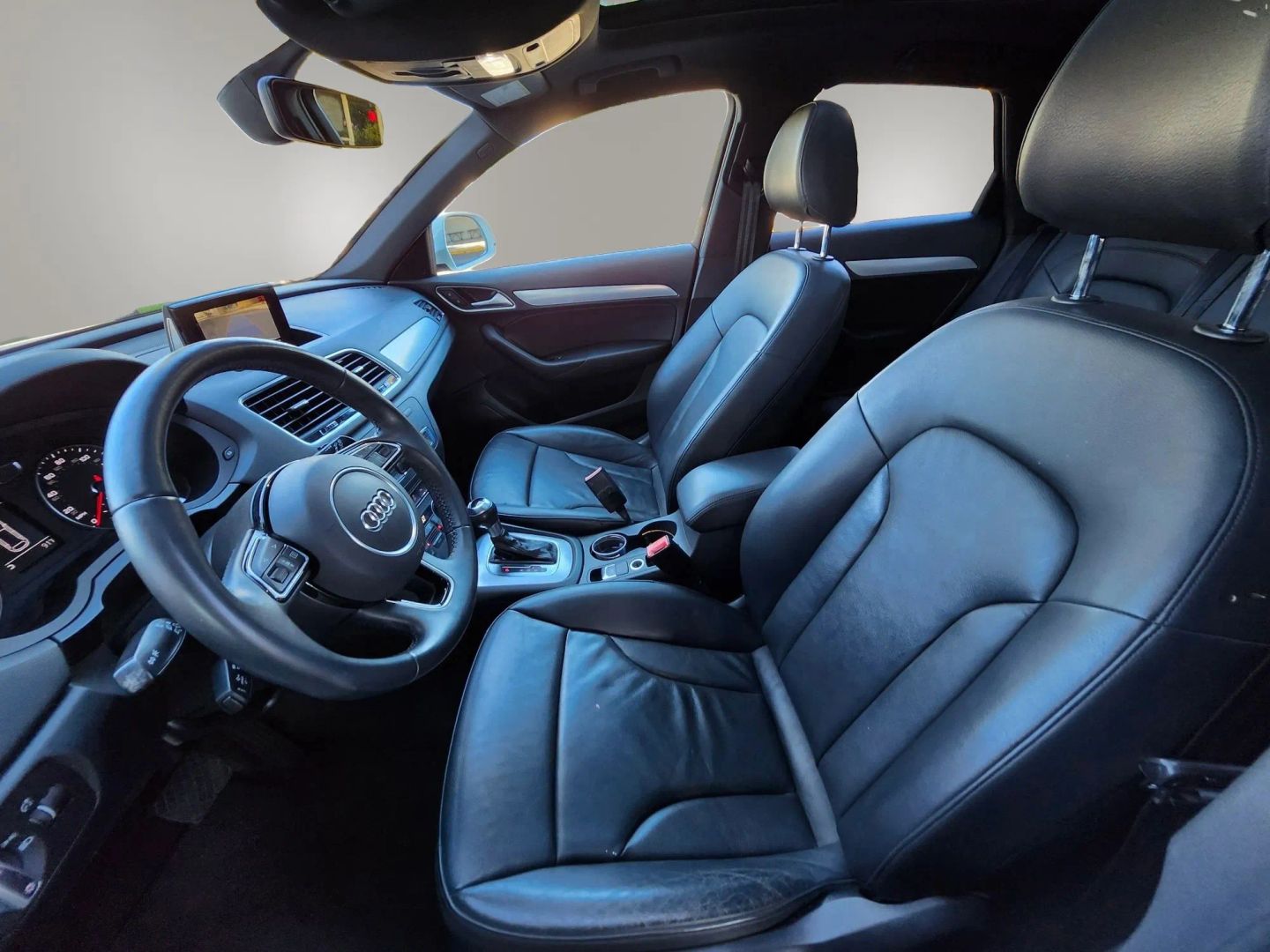 Audi Q3 photo 11