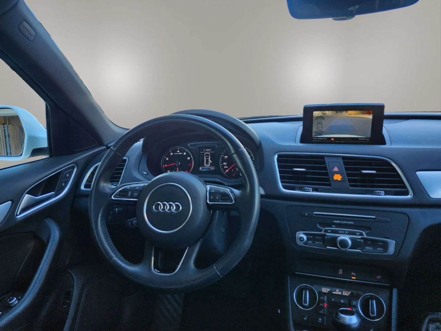 Audi Q3 photo 17
