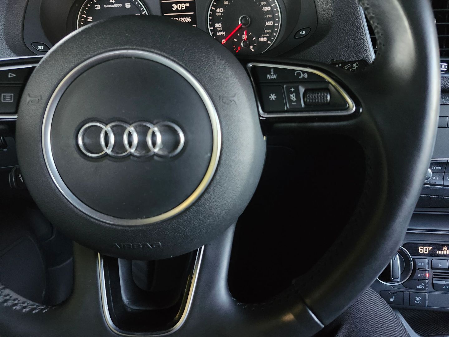 Audi Q3 photo 21